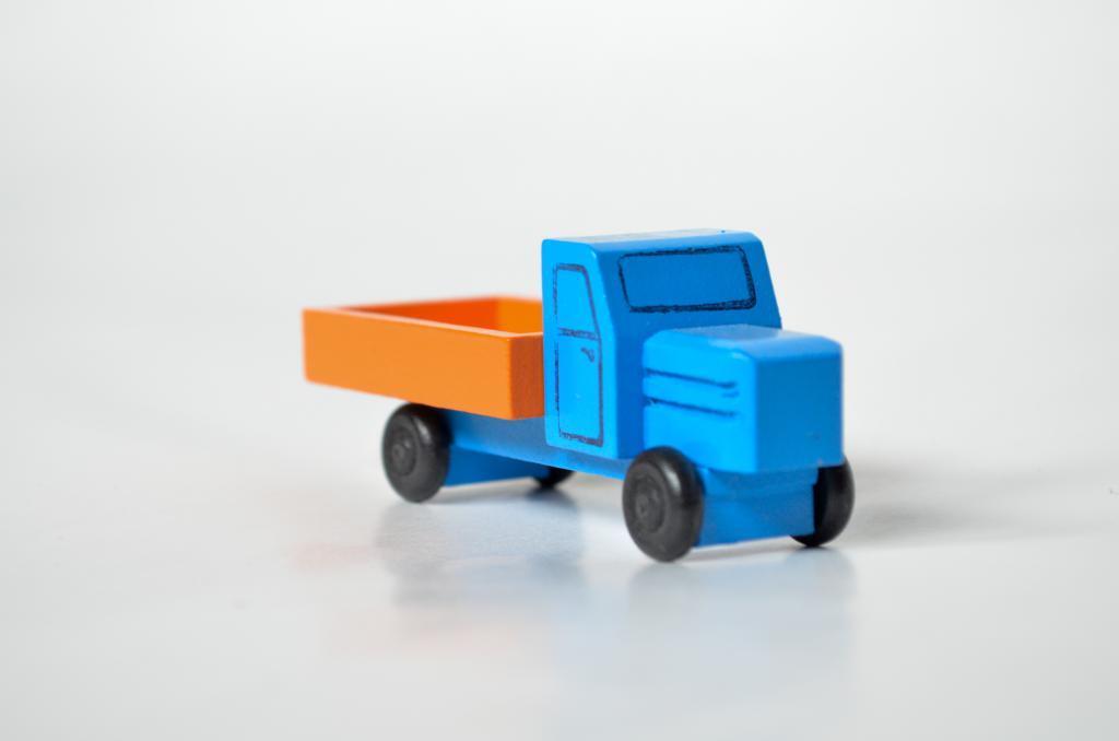 Rudolphs Schatzkiste Holzspielzeug Lastenauto mit Pritsche HxBxT 3,5x7,5x3cm Top Angebot